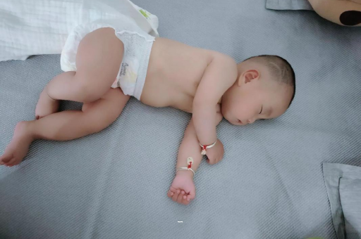 玉田宝宝多久会抬头